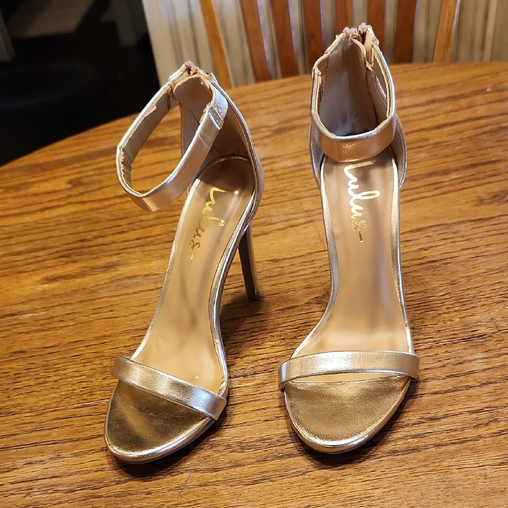 Gold Lulus Ankle Strap 4" Stilleto Heels Size 5.5